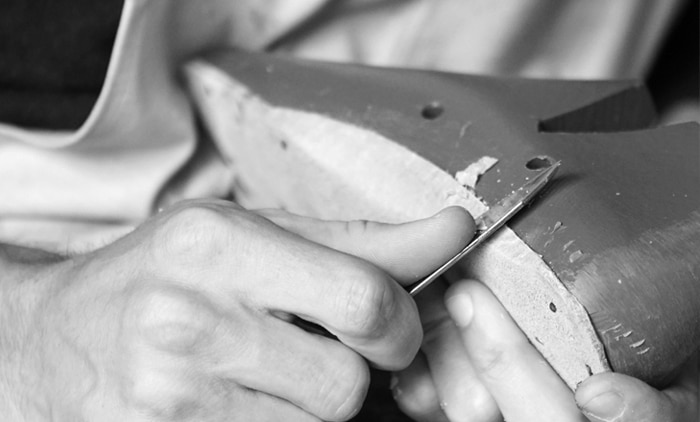Schuhsohlen-Herstellung in Handarbeit