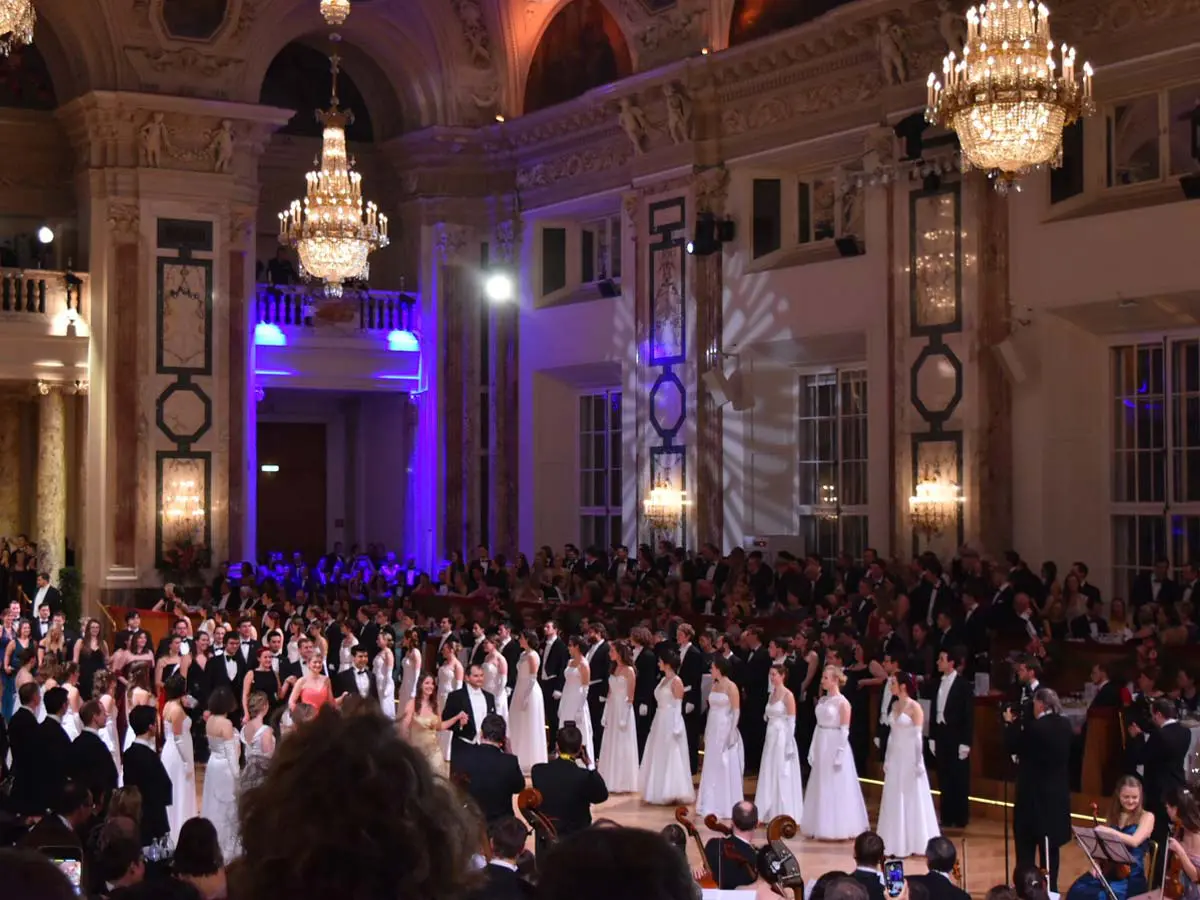 TU Ball in der Wiener Hofburg, Eroeffnung ganz In Weiß TU Ball in der Wiener Hofburg, Eröffnung ganz In Weiß