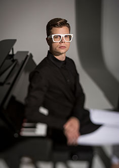 Marek Dolecki piano